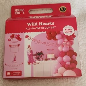Wild Hearts All-in-One Decor Set - Pink and Red 84 Pcs